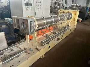 150单螺杆挤出机主机2台，110千瓦电机！大变速箱！长径比1:20，带换网器！价格便宜！采购|汽车产业|汽车配件|机加工蚂蚁智酷企业交流社群中心